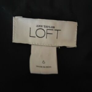 Ann Taylor Loft size 6 black with white tick marks